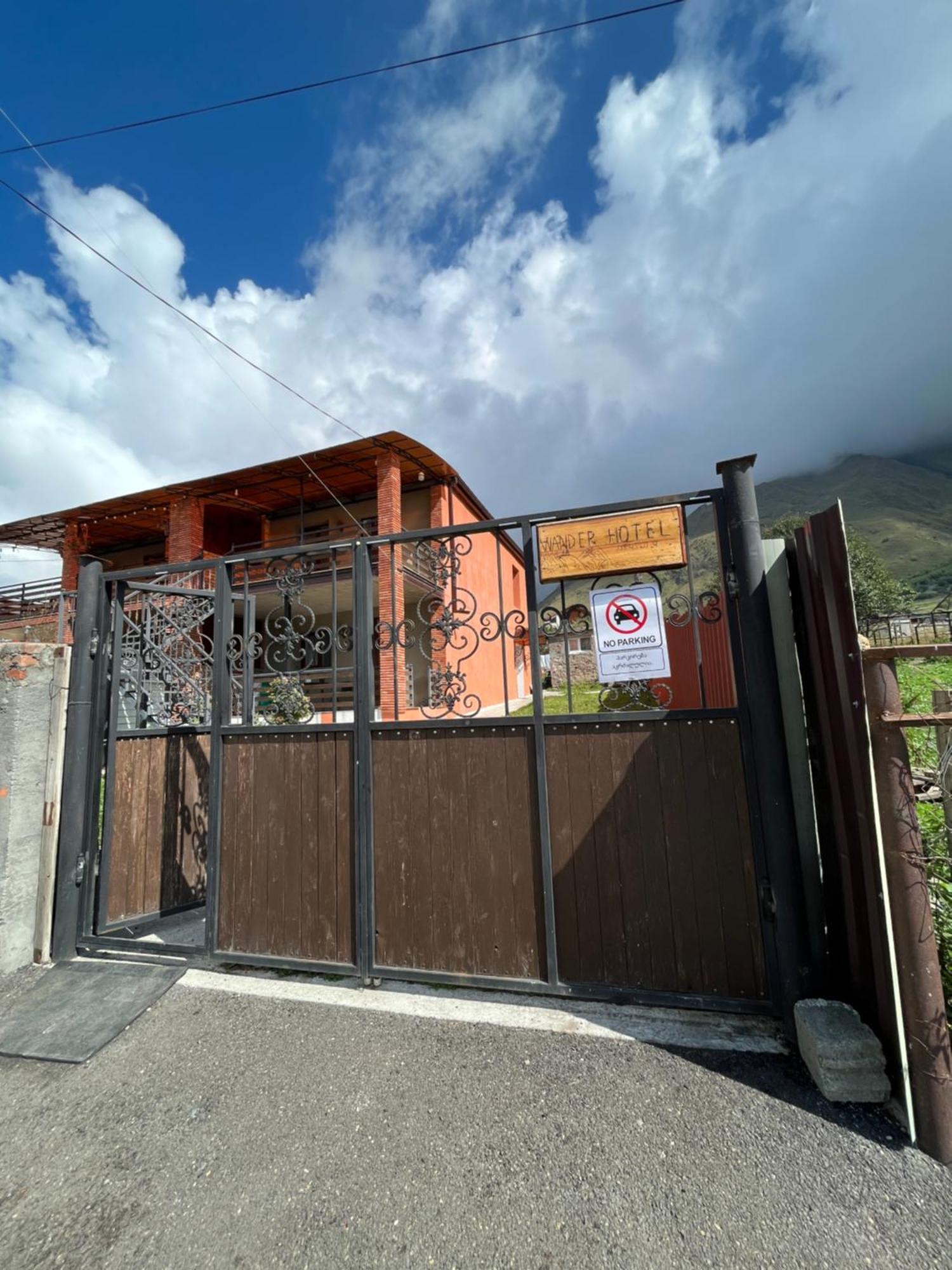 Wander Kazbegi Hotel Εξωτερικό φωτογραφία